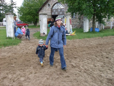 Radosne Maluchy na koniach